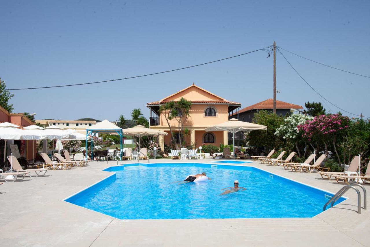 Lord Complex Aparthotel Agios Georgios  Buitenkant foto