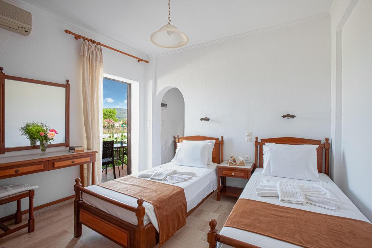 Lord Complex Aparthotel Agios Georgios  Buitenkant foto