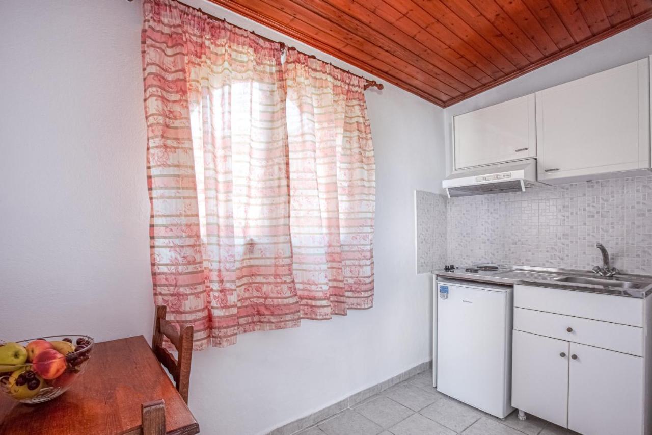 Lord Complex Aparthotel Agios Georgios  Buitenkant foto