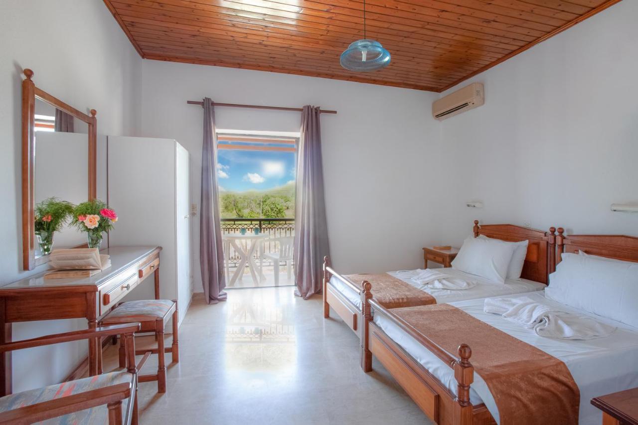 Lord Complex Aparthotel Agios Georgios  Buitenkant foto