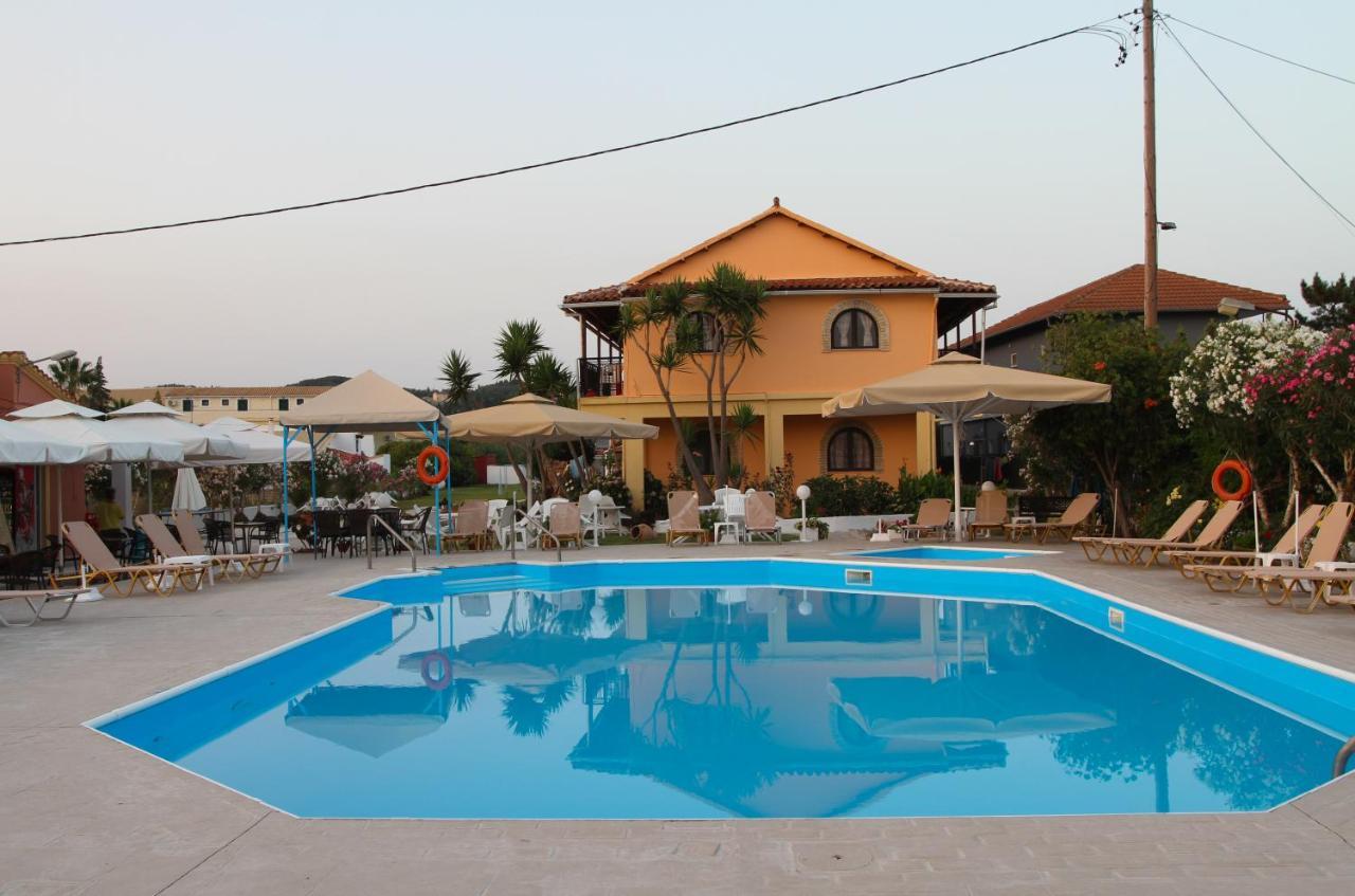 Lord Complex Aparthotel Agios Georgios  Buitenkant foto